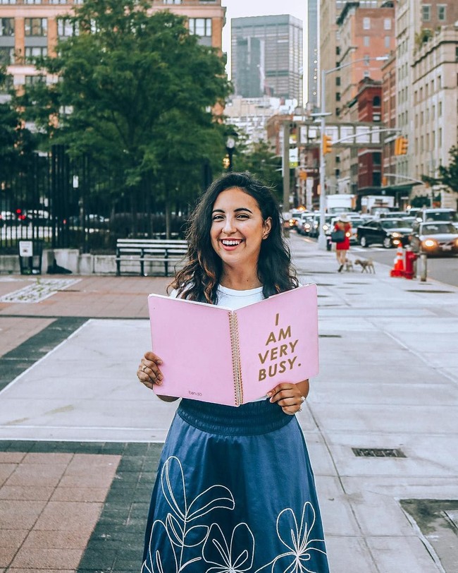 Setelah 14 bulan dengan gaya hidup yang berubah drastis, Lissette pun berhasil membayar utang-utangnya. Foto: Instagram (lissettecalv)