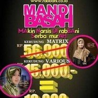 Bersamaan dengan viralnya foto billboard tersebut, banyak banner iklan Rabbani yang ikut diunggah netizen. Salah satunya promo bernama ‘Mandi Basah’ yang ternyata punya arti ‘Makin Narsis di Rabbani Serba Murah’.  Menurut  General Manager Marketing Rabbani, Ridwanul Karim, Mandi Basah isinya justru program charity yang positif. (Foto: Instagram)