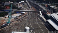 Depo adalah tempat penyimpanan dan perawatan kereta, penggantian suku cadang, termasuk pembersihan kereta dan mesinnya.
