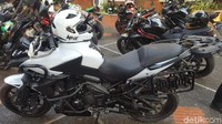 Salah satu motor yang digunakan adalah Kawasaki Versys 650 tahun 2010. Harga bekas motor ini masih di kisaran Rp 100 juta. Foto: Zunita AP/detikcom
