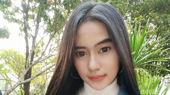 Kamera depan Oppo F9 sendiri berukuran 25 MP.  Foto: Adi Fida Rahman/detikINET