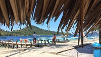 Untuk melepas penat, Lindswell memiliki Pulau Pasumpahan di Sumbar. (lindswell_k/Instagram)
