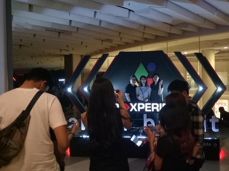 Penonton Konser Clean Bandit Penuhi Venue Konser di Jakarta Penonton Konser Clean Bandit Penuhi Venue Konser di Jakarta