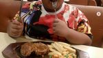 Ini Gaya Makan Lahap Fairel, Bocah yang Melongo Lihat Jokowi Naik Motor