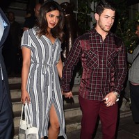 3 Juni 2018: Keduanya saling melempar komentar di Instagram. Komentar-komentar manis semakin memperkuat bahwa keduanya telah menjalin hubungan spesial. Foto: Instagram (@ __priyankachoprafc)