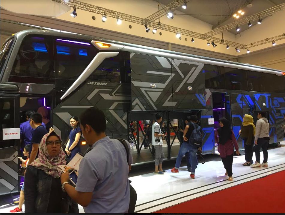 Perusahaan karoseri yang bermarkas di Malang, Adi Putro punya model bus Ultra High Deck (UHD).