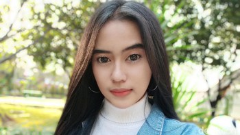 Meski satu kamera, kamera depan Oppo F9 bisa menampilkan efek bokeh. Foto: Adi Fida Rahman/detikINET