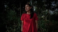 Tiara Andini merupakan atlet balap sepeda gunung downhill putri yang meraih emas Asian Games 2018. Melihat foto aksi sepedanya, jadi tertarik ikutan wisata sepeda. (tiara_andini_prastika/Instagram)