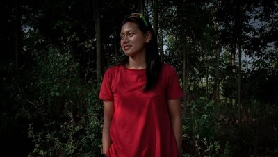 Foto Aksi Sepeda Atlet Cantik Peraih Emas Tiara Andini
