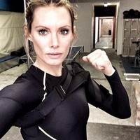 Berasal dari Cape Town, Afrika Selatan, Olivia Jackson pernah menggantikan Milla Jovovich di film Resident Evil: The Final Chapter yang berujung kecelakaan. Motor yang ditumpanginya dalam adegan kejar-kejaran mengalami malafungsi sehingga menabrak permukaan besi. Akibat kejadian tersebut, Olivia mengalami koma dan harus menjalani operasi lutut Beruntung, nyawanya bisa terselematkan. (Foto: ist.)