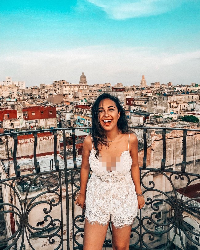 Saat itu, konten Instagram menjadi segalanya bagi Lissette. Di saat yang sama, Lissette mulai merasa stres dengan tekanan harus menampilkan konten glamour dengan utang yang semakin banyak. Foto: Instagram (lissettecalv)