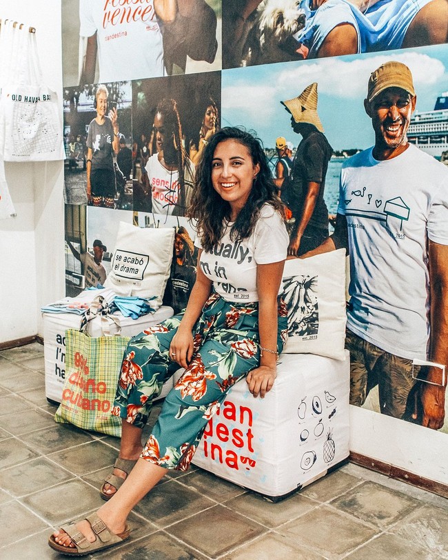 Lissette pun mulai mengatur keuangannya. Dia mulai jarang posting Instagram. Dia pindah ke apartemen yang lebi kecil dan memasak setiap harinya. Foto: Instagram (lissettecalv)