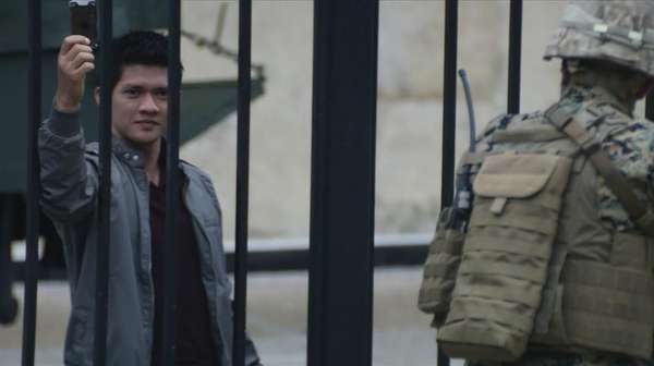 Aksi Iko Uwais di Mile 22 Aksi Iko Uwais di Mile 22
