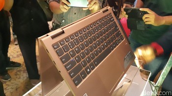 Yoga 730 juga hadir dengan RAM 16GB dan SSD 512GB. (Foto: detikINET/Virgina Maulita Putri)