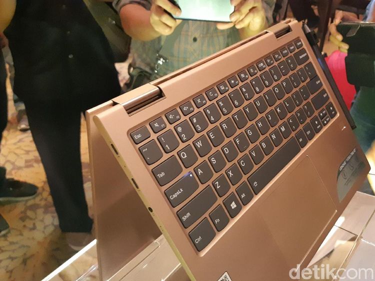 Lebih Dekat dengan Lenovo Yoga 730 yang Super Tipis