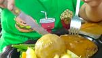 Ini Gaya Makan Lahap Fairel, Bocah yang Melongo Lihat Jokowi Naik Motor