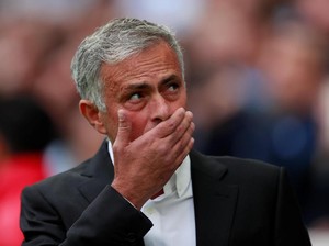Haruskah MU Pecat Mourinho?