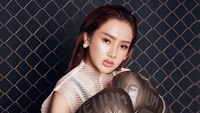 Salah satunya saat ia lakukan pemotrean belum lama ini. Dengan ekpresinya itu, Cita Citata malah kena nyinyir netizen. Foto: Dok. Instagram/cita_citata