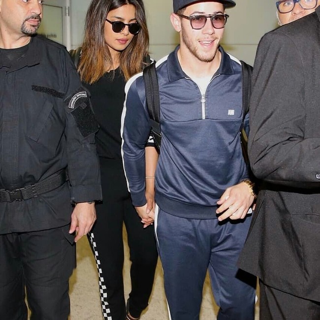 1 Juli 2018: Pemenang Miss World tahun 2000 itu datang ke konser kekasihnya di Brazil.  Foto: Instagram (@ __priyankachoprafc)