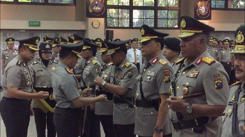 Kapolri soal Rotasi Sejumlah Kapolda: Bentuk Proses Regenerasi Kapolri soal Rotasi Sejumlah Kapolda: Bentuk Proses Regenerasi