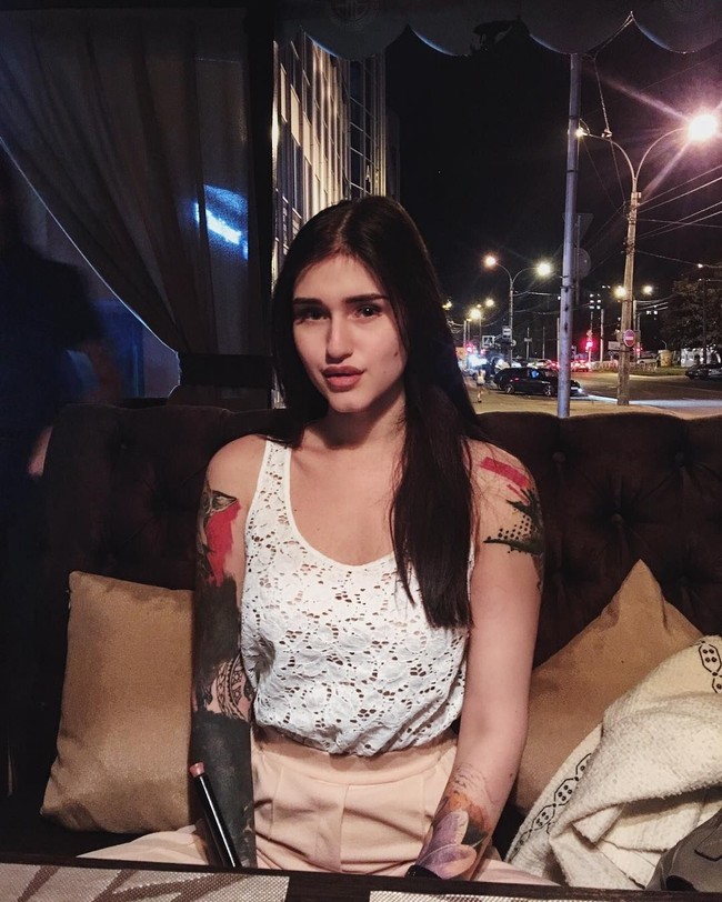 Baginya tak mudah untuk mengatasi gangguan makan, tetapi Vera membuktikan bahwa itu mungkin. Ia pun mengatasinya dengan baik. Foto: Instagram