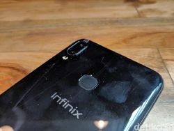 Penampakan Infinix Hot S3X yang Mirip iPhone X