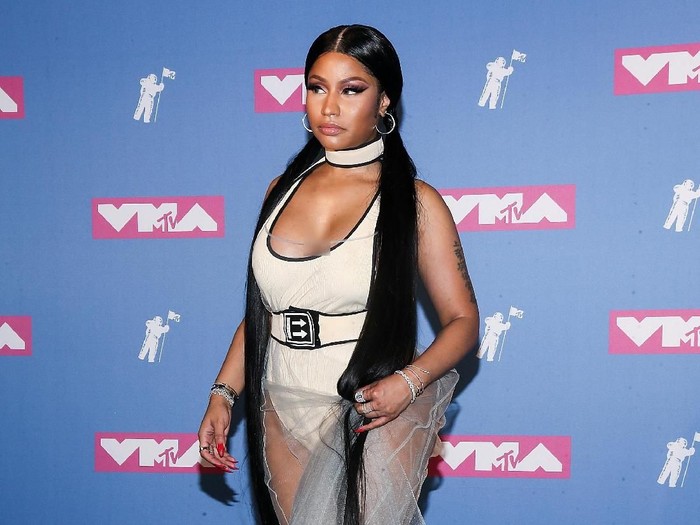 Nicki Minaj NEW YORK, NY - AUGUST 20: Rapper Nicki Minaj holds her award for best hip-hop video in the press room at the 2018 MTV Video Music Awards at Radio City Music Hall on August 20, 2018 in New York City. at Radio City Music Hall on August 20, 2018 in New York City. (Photo by Paul Zimmerman/Getty Images)