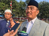  Ketua Dewan Pembina Yayasan Pesantren Islam Al Azhar, Jimly Asshiddiqie, menjelaskan alasan Masjid Al Azhar menggelar salat Idul Adha hari ini.