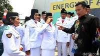 Sebanyak 68 anggota Pasukan Pengibar Bendera Pusaka (Paskibraka), hadir dalam acara pelepasan.
