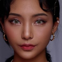 Wanita berambut panjang ini memiliki 63 ribu lebih pengikut di Instagram dan ratusan ribu subscriber. Foto: Instagram