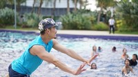 Air itu memiliki intensitas lebin tinggi. Karena gerakannya melawan gelombang, jadi lebih berat, ujar pelopor zumba pertama di Indonesia, Jun Ko Agus, saat ditemui detikHealth beberapa waktu lalu. (Foto: Annissa/detikHealth)