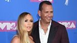 Penampakan Cincin Tunangan Rp 14,2 M Jennifer Lopez