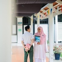 Takdir Allah, ternyata benar kata-kata itu doa. Lima tahun kemudian, saya benar-benar meminangnya dan dengan restu orangtua kami telah menjadi suami istri yang sah, ungkap Hazim. Foto: Facebook Rafi Rahman