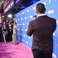 Banyak netizen bercuit kalau J.Lo dan A-Rod adalah relationship goals. Ada pula yang menyuruh A-Rod segera melamar kekasihnya setelah penampilan spektakulernya di MTV VMAs tadi malam. Foto: Getty Images