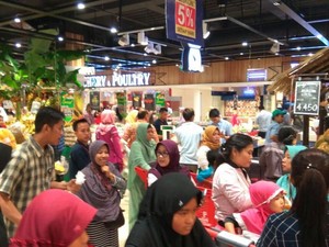 Pascagempa, Transmart Mataram Layani Kebutuhan Harian di Lombok