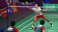 Bagi Indonesia, ini adalah untuk pertama kalinya lolos ke final nomor beregu cabang bulutangkis Asian Games. Indonesia terakhir kali menembus partai puncak adalah pada Asian Games 2002 di Busan.
