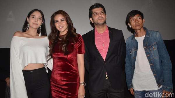 Pengalaman Pertama Olla Ramlan Adegan Ranjang di Film Horor Pengalaman Pertama Olla Ramlan Adegan Ranjang di Film Horor