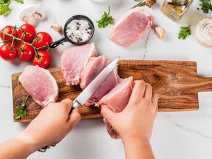 Cegah Salmonella dan E. Coli, Begini Cara Aman Mencuci dan Mengolah Daging