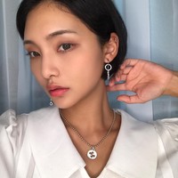 Bagaimana menurutmu dengan penampilan Jella yang berambut pendek ini? Foto: Instagram