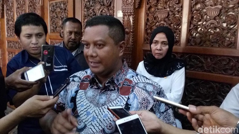 Berkas Penyidikan Lengkap, Bupati Mojokerto Siap Disidang Berkas Penyidikan Lengkap, Bupati Mojokerto Siap Disidang