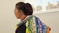 ”Ini saya pakai baju Asian Games disuruh Menpora. Bagus kan?” katanya sambil berpose memutar badan di Kementerian Kelautan dan Perikanan, Jakarta, Selasa (21/8/2018). Dok. Kementerian Kelautan dan Perikanan.