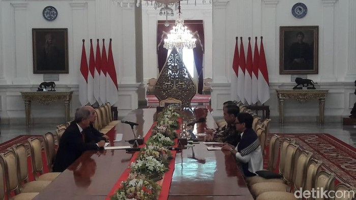 Jokowi Terima Ketua Komite Olympic Palestina di Istana