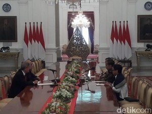 Jokowi Terima Ketua Komite Olympic Palestina di Istana