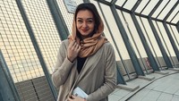 Di sela-sela mengikui Kejuaraan Asia di Iran, Anna menyempatkan diri jalan-jalan. Mengenakan kerudung, Anna berkunjung ke Milad Tower, menara tertinggi keenam di dunia. (Instagram/@anutabulanova)