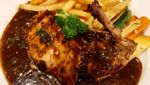 Nyamm! Ada 10 Chicken Steak Juicy dengan Kentang Goreng untuk Makan Siang