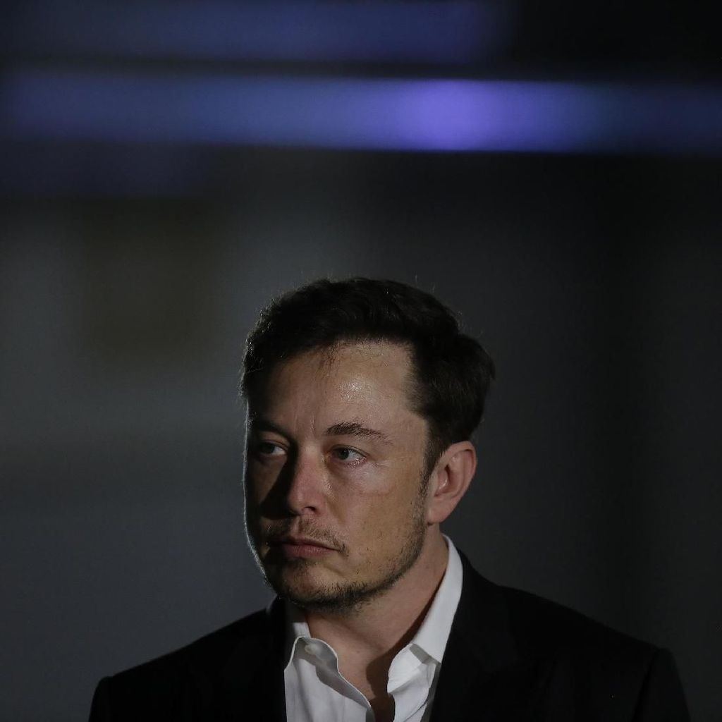 Elon Musk Nangis, Apple Diminta Turun Tangan Elon Musk Nangis, Apple Diminta Turun Tangan