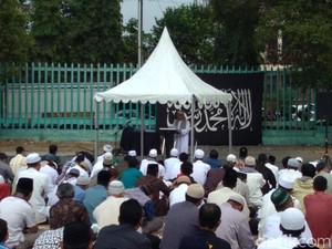 Ada Penampakan Ar-Rayah di Areal Salat Idul Adha di Yogya