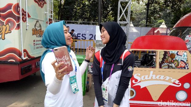 Medali Emas Bikin Defia Rosmaniar Tenar Mendadak