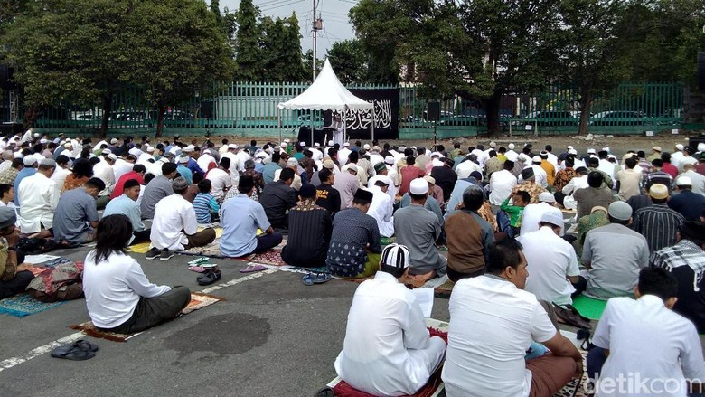 Polda DIY Pelajari Polemik Khotbah Ungkit Larangan Penegakan Khilafah Polda DIY Pelajari Polemik Khotbah Ungkit Larangan Penegakan Khilafah