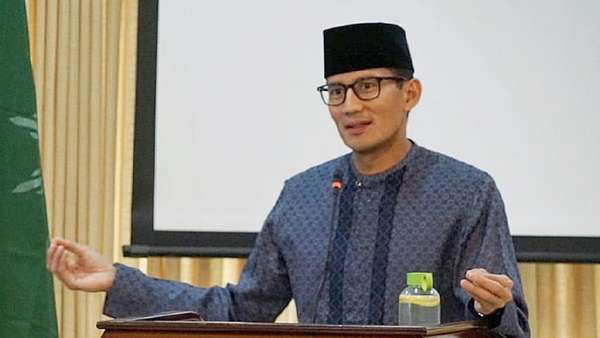 Sandiaga Salat Idul Adha di Kawasan Jatinegara Sandiaga Salat Idul Adha di Kawasan Jatinegara